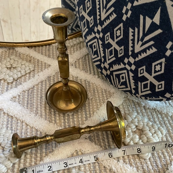 Set of Brass candle holders, both 7 inches tall - Picture 2 of 4